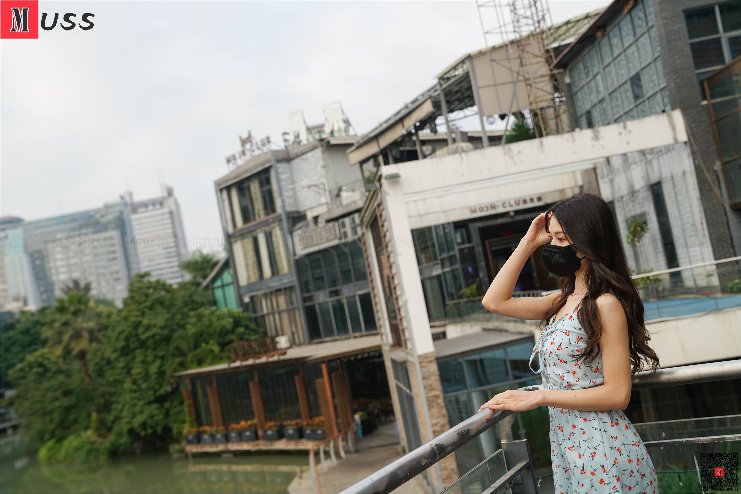 MussGirl慕丝女郎  NO.257-户外碎花裙肉丝美女